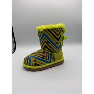 UGG Bailey Bow Neon Green Chevron Zig Zag Suede Boot Girls Size 9 
One Boot ONLY
